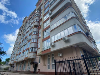 Apartament cu 2 camere, 80 m², Botanica, Chișinău foto 2