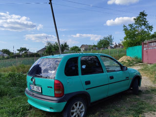 Opel Corsa foto 2