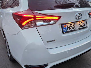 Toyota Auris foto 2