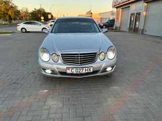 Mercedes E-Class foto 2