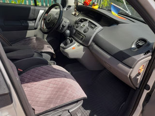 Renault Grand Scenic foto 9