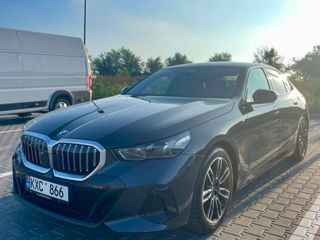 BMW 5 Series foto 1