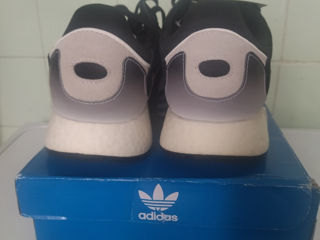 Кроссовки бренда adidas. Adidasi de brend adidas. foto 3