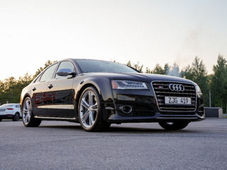 Audi S8 foto 2