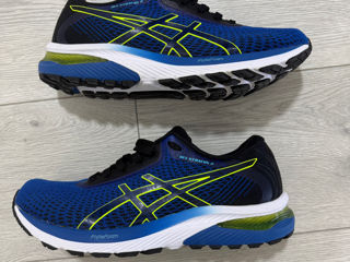 New Asics Gel-STRATUS 2, 43, 90€ foto 0