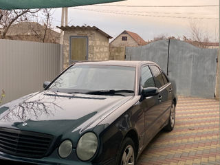 Mercedes E-Class foto 3