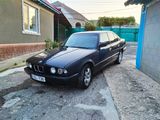 BMW 5 Series foto 1