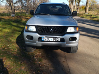 Mitsubishi Montero Sport foto 1