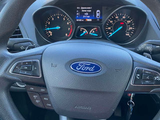 Ford Escape foto 8