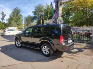 Nissan Pathfinder foto 3