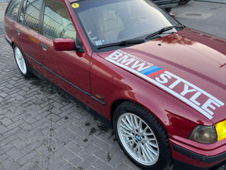 BMW 3 Series Touring foto 4