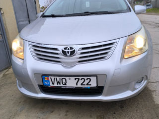 Toyota Avensis foto 2