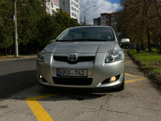 Toyota Auris foto 1