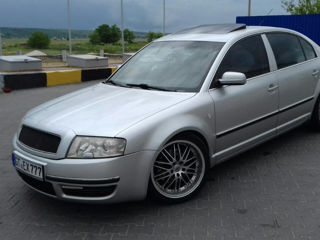 Skoda Superb foto 4