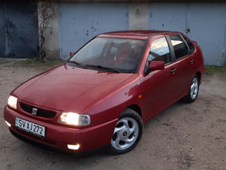 Seat Cordoba foto 2