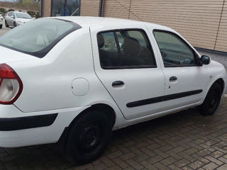 Renault Clio foto 2