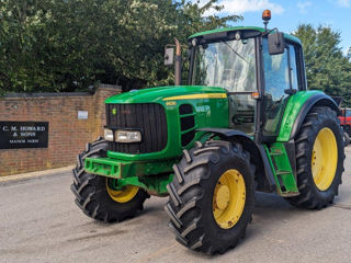 Tрактор John Deere 6630