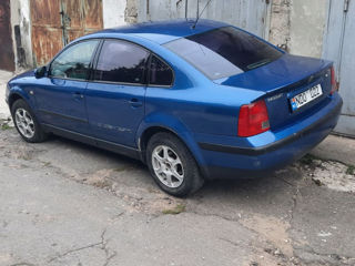 Volkswagen Passat foto 2