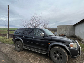 Mitsubishi Pajero Sport foto 2