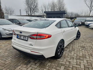 Ford Fusion foto 8