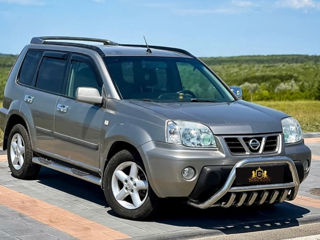 Nissan X-Trail foto 2