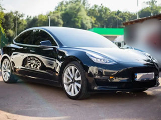 Tesla Model 3 foto 4