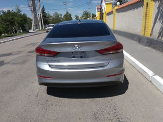 Hyundai Elantra foto 4