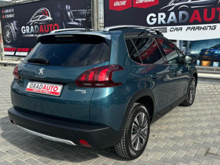 Peugeot 2008 foto 6