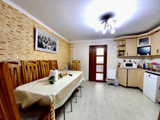 Apartament cu 3 camere, 134 m², Ciocana, Chișinău foto 7