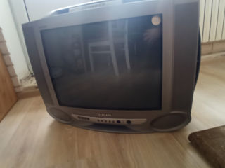 Dăruiesc tv Samsung 54cm