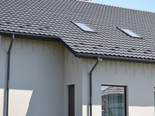 Montatori la acoperiș - Asigură-ți casa împotriva ploii și ninsorii cu un acoperiș montat premium! foto 2
