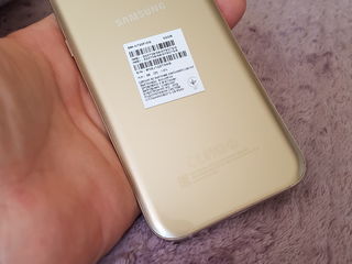 Vind Samsung Galaxy A7 2017  ideal dar nu arata ecranu e defect Negru  dau cu husa (MODEL: A720F/DS) фото 5