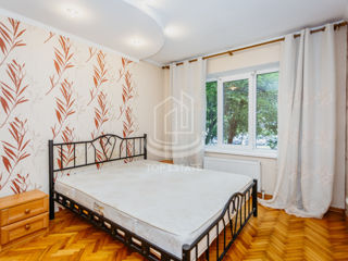 Apartament cu 2 camere, 58 m², Botanica, Chișinău foto 2