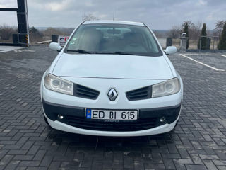 Renault Megane foto 2