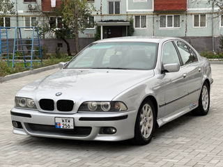 BMW 5 Series foto 1