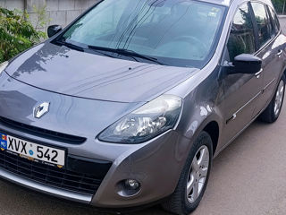 Renault Clio foto 1