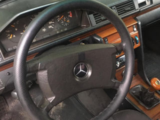 Mercedes Series (W124) foto 5