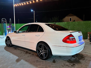 Mercedes E-Class foto 8