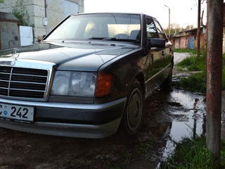 Mercedes Series (W124) foto 6