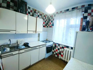 Apartament cu 2 camere, 45 m², Botanica, Chișinău foto 2