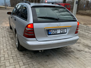 Mercedes C-Class foto 6