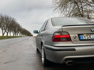 BMW 5 Series foto 4