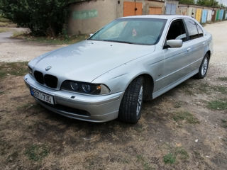 BMW 5 Series foto 1