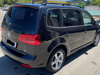 Volkswagen Touran foto 4