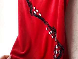Красное бархатное платье от SES