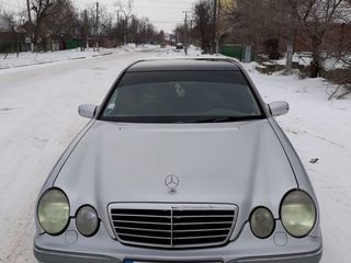 Mercedes E Class foto 8