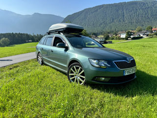 Skoda Superb foto 2