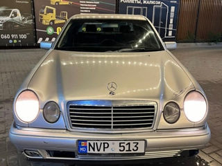 Mercedes E-Class foto 3