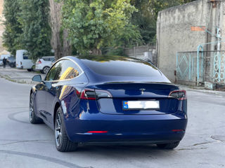 Tesla Model 3 foto 4