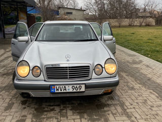 Mercedes E-Class foto 3